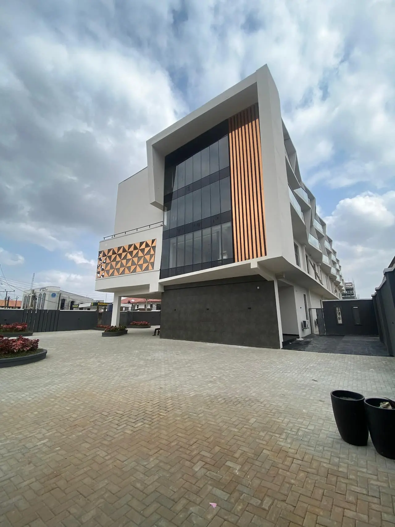The Cordis Hotel Ikeja - 4-star hotel in Ikeja, Lagos near corporate offices and shopping centers