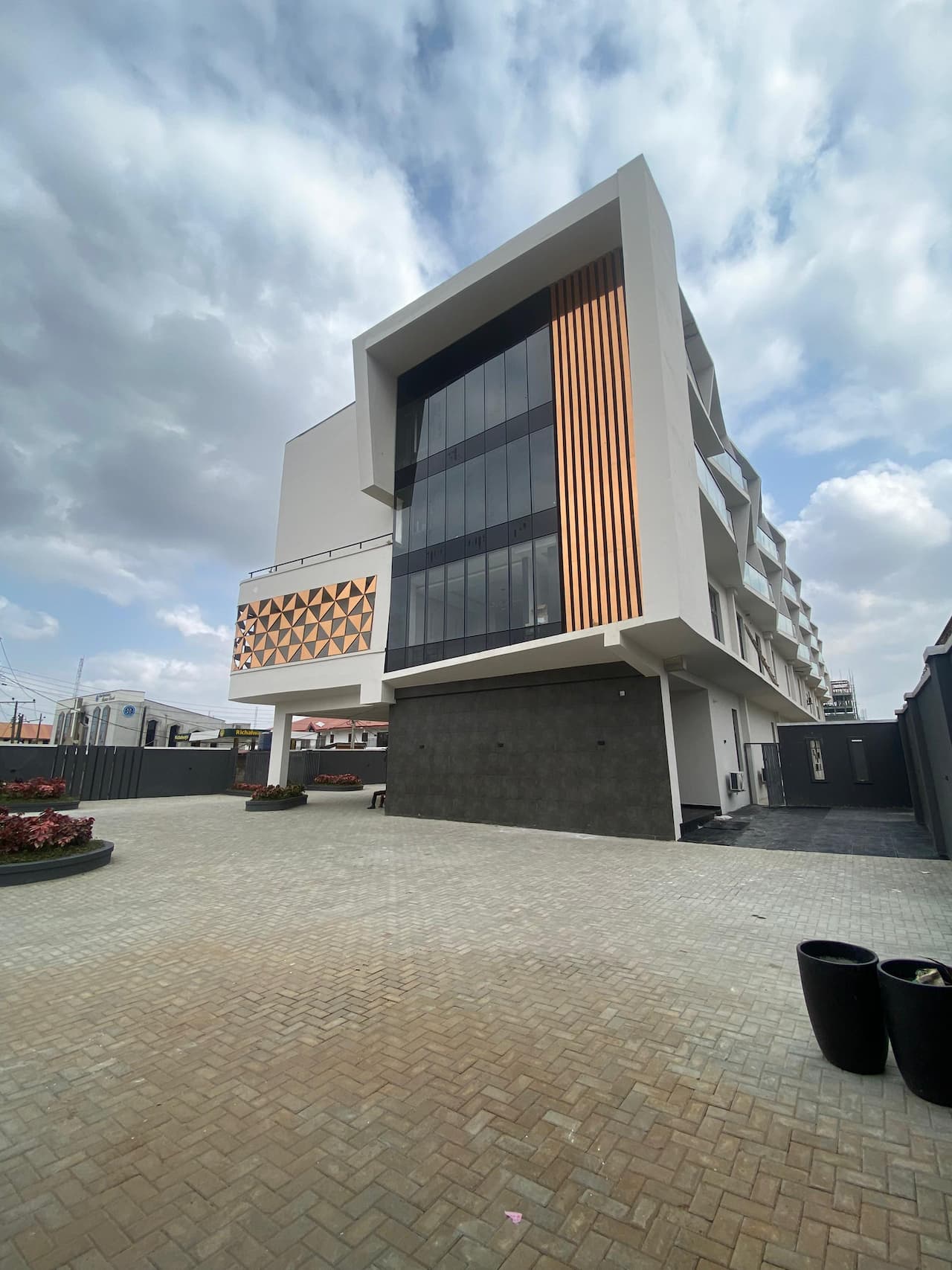 The Cordis Hotel Ikeja - 4-star hotel in Ikeja, Lagos near corporate offices and shopping centers