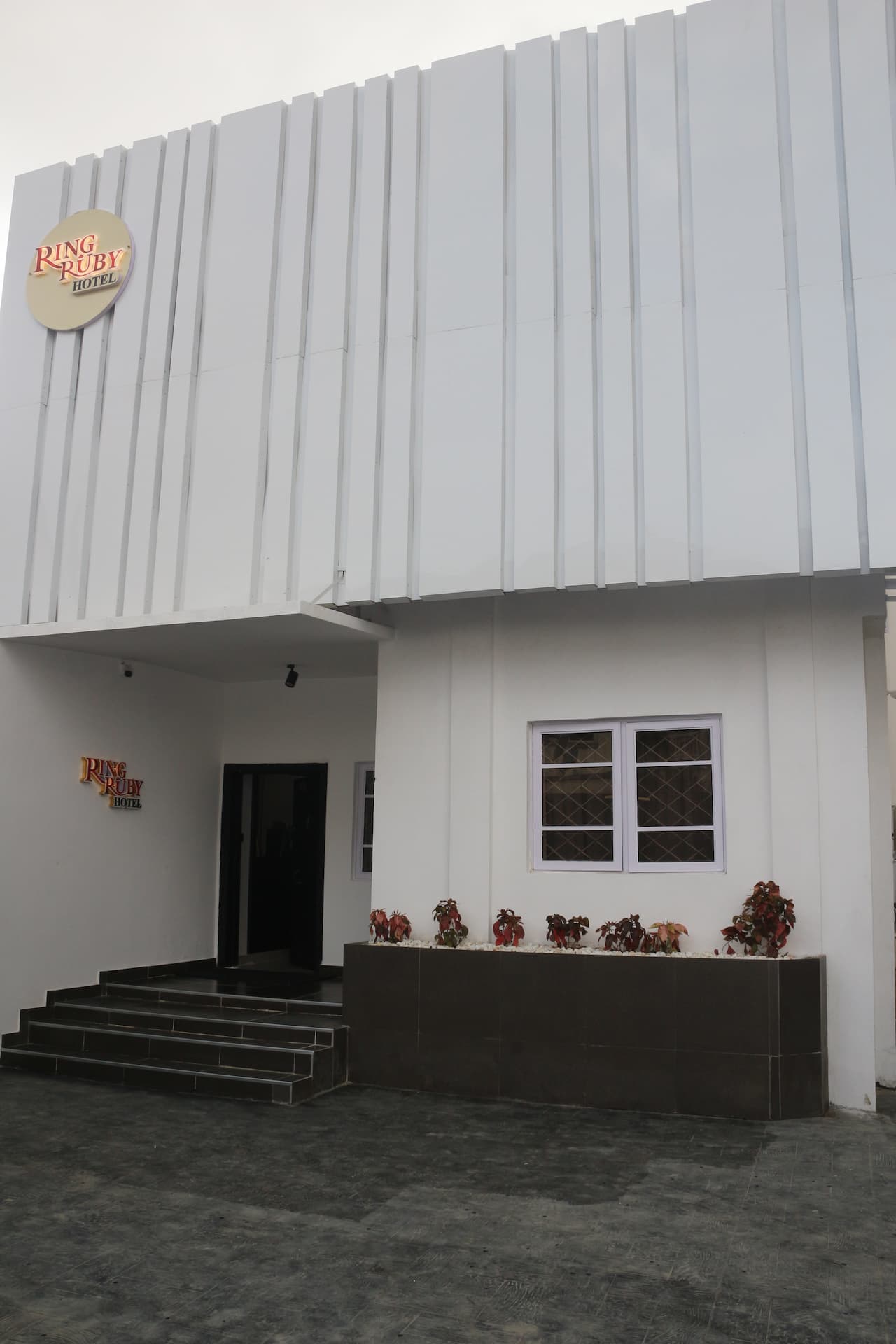 Ring Ruby Hotel Value County - Serene boutique hotel in Value County Estate, Lagos